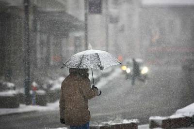 Погода в Украине резко ухудшится: идет мокрый снег с дождем и обледенение