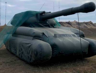Украина бросит на Донбасс надувные танки
