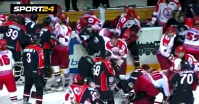 Знаменитая драка в российском хоккее. Здоровяк Назаров хотел биться против целой команды, защищая Ягра: видео