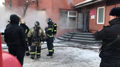 В загоревшейся сауне в Новосибирске при попытке спасти людей погибла девушка