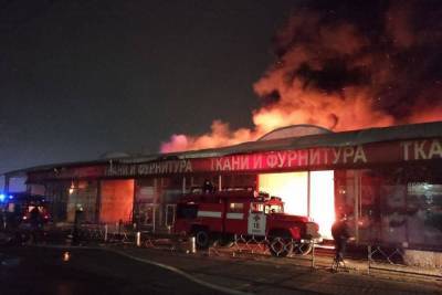 В Харькове горит рынок "Барабашово": огонь удалось локализовать