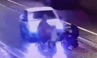 Видео: мать и двоих ее малолетних детей сбили на зебре в Петербурге