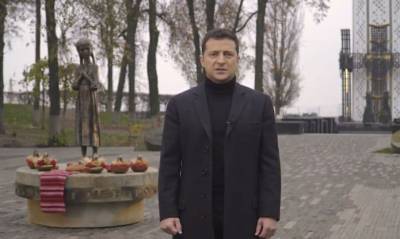 "Душу обжигает невыносимая боль": Зеленский обратился к украинцам в День памяти жертв Голодомора