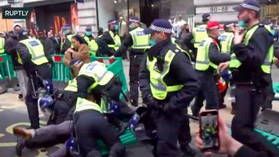 Протесты в Лондоне против ограничительных мер из-за коронавируса