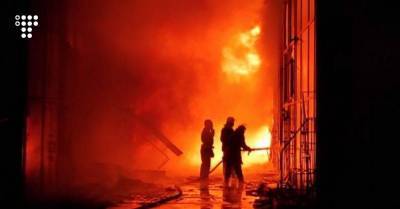 В Харькове на самом большом рынке Украины «Барабашово» произошел масштабный пожар. Предприниматели подозревают поджог