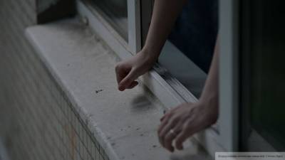 Тело подростка нашли под окнами дома в Екатеринбурге