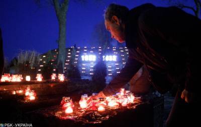 В Киеве Нацкорпус провел акцию памяти жертв Голодомора