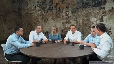 Российский блогер обвинил Навального и его команду в государственной измене