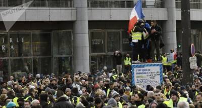 Во Франции проходят манифестации в поддержку свободы СМИ