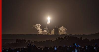 Китайский космический аппарат "Чанъэ-5" успешно вышел на орбиту Луны