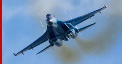 Российский Су-27 перехватил над Черным морем самолет США