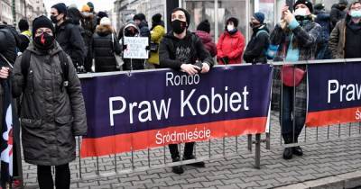 В Польше возобновились акции протеста из-за запрета абортов (3 фото)