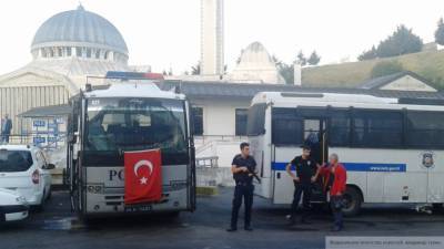 Полиция Турции задержала водителя маршрутки с коронавирусом