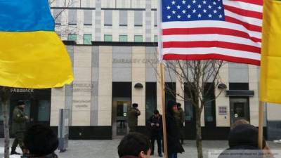 Американское посольство опровергло свое участие в "управлении" Украиной
