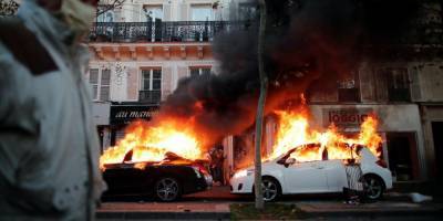 Демонстрации в Париже. Полиция применила против протестующих слезоточивый газ
