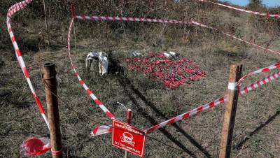Саперы нашли тысячи боеприпасов под Степанакертом