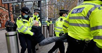 Covid-19: в Лондоне задержаны десятки противников карантина, предрождественская Европа ждет покупателей