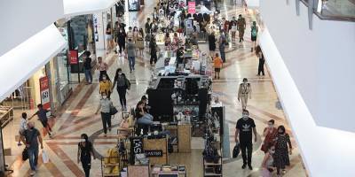«Черная пятница»: из-за давки при входе торговые центры могут снова закрыть