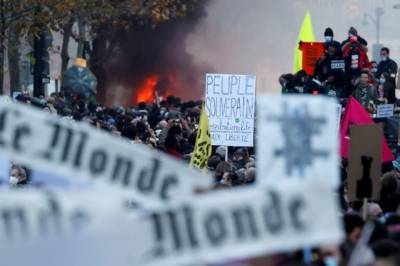 В Париже в протестах приняли участие около 46 тысяч человек