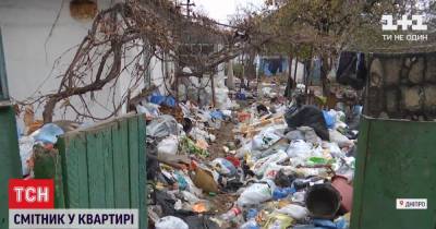 Горы мусора, из продуктов — только объедки: в Днепре копы забрали из дома семерых детей, которые сами их вызвали