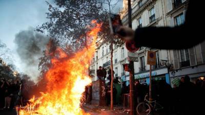 Во Франции прошли акции против ограничения свободы информации