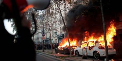 Во время протестов во Франции пострадали 37 полицейских