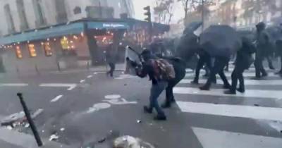 В Париже задержали почти 50 участников массовых беспорядков