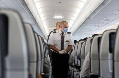 Как выжить при пожаре в самолете: вот что советуют стюардессы