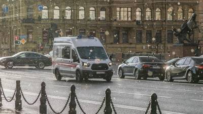 Полицейский пострадал в ходе погони за автонарушителем в Петербурге