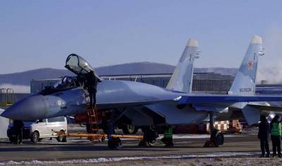 Два новых истребителя Су-35С прибыли в Липецкий авиационный центр
