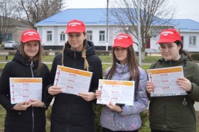 Отряды волонтеров-«красногвардейцев» помогают жителям и природе Ставрополья