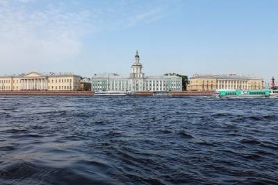Петербург в воскресенье ждет сухое и облачное воскресенье