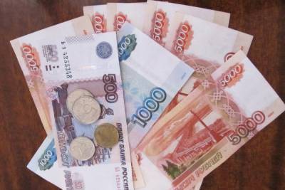 В Саратовской области размер пенсий составляет 98 и 67 тысяч рублей