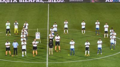 Перед матчем чемпионата Аргентины футболисты выстроились в цифру 10 в честь Марадоны