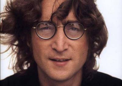8 декабря 40 лет назад погиб музыкант, поэт-романтик, революционер и один из основателей БИТЛЗ Джон Леннон