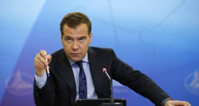 Медведев предложил ввести новый налог, касающийся зарплат
