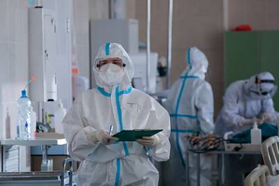 Недельная смертность пациентов с коронавирусом в России побила уровень августа