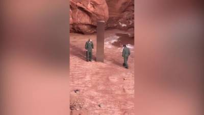 СМИ сообщили об исчезновении стального монолита из пустыни в штате Юта