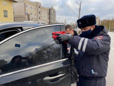 За тонировку авто в Липецке оштрафовали почти двести автомобилистов