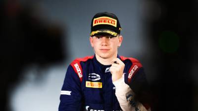 Шварцман выиграл вторую гонку «Формулы-2» в Бахрейне