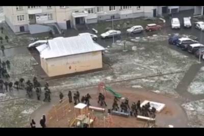 Силовики начали задержания в спальных районах Минска