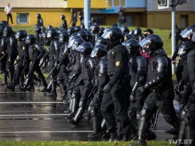 На акциях протеста в Минске начались задержания (видео)