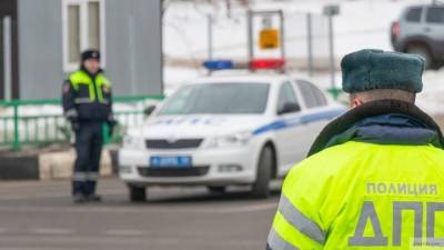 Гонщика-беглеца на Toyota Camry подстрелили из табельного оружия в Петербурге