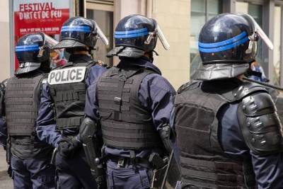 Эксперт назвал причину ужесточения функций полиции во Франции
