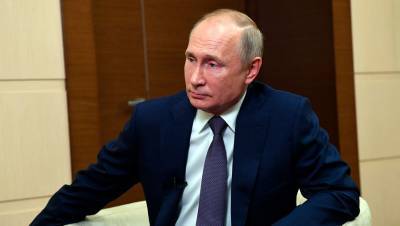 Путин пожурил чиновников из-за снятых шапок