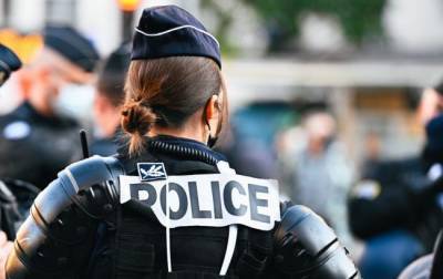 Протесты во Франции: в Париже протестующие устроили поджоги и начали строить баррикады - Cursorinfo: главные новости Израиля