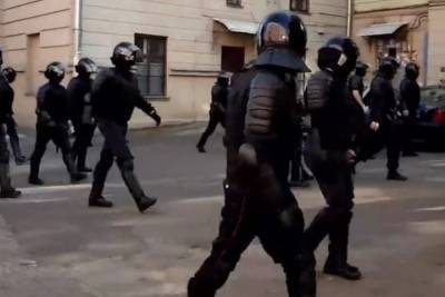 В Минске силовики применили газ против протестующих