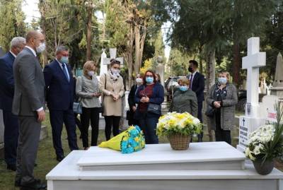Денис-Шмыгаль в Турции побывал на могиле представителя правительства УНР, которую нашли в 2018 году