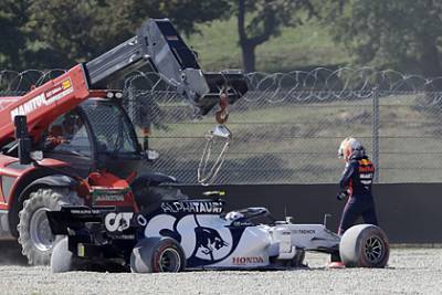 Гонка «Формулы-1» остановлена после столкновения пилота с российским гонщиком