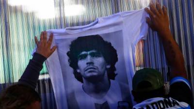Врач Марадоны под следствием из-за смерти Диего: в его доме провели обыски - 24tv.ua - Испания